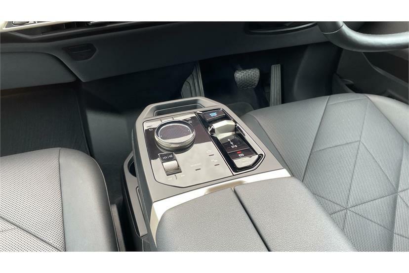 BMW iX 2022 72 40  #37