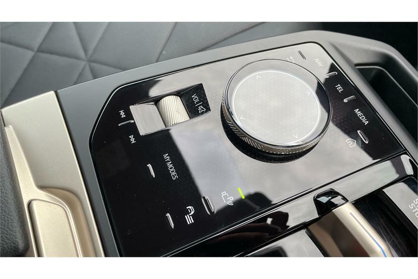 BMW iX 2022 72 40  #51