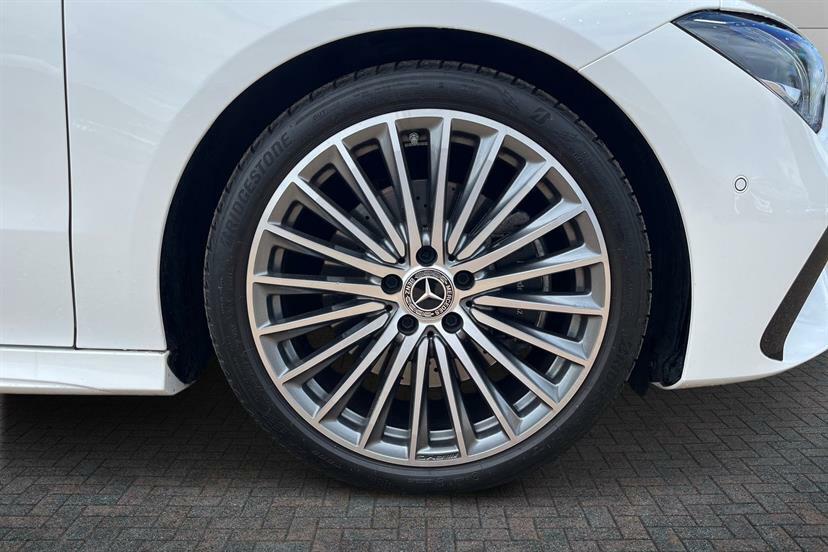 Mercedes-Benz CLA Class 220D Amg Line Premium Tip White #4