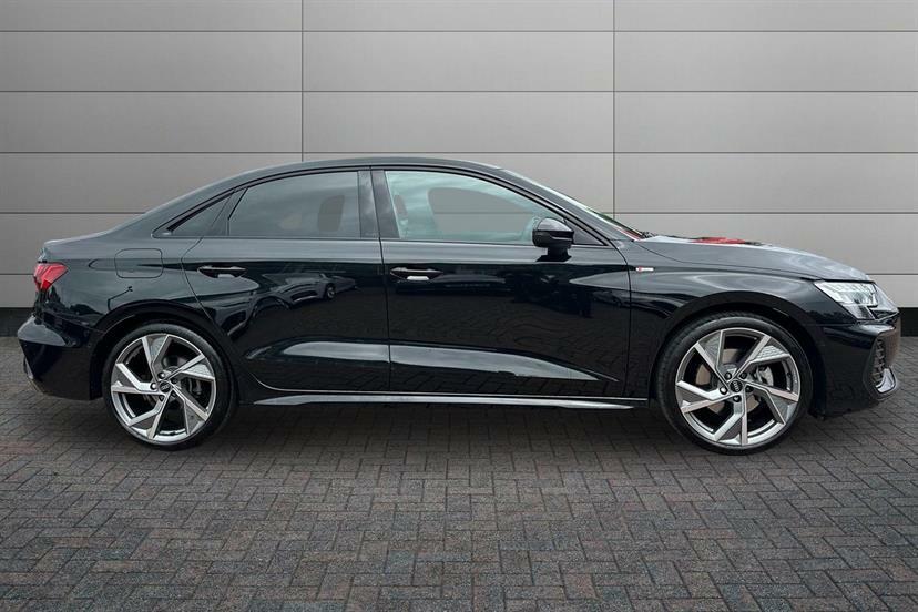 Audi A3 1.5 Tfsi 150 Black Edition S Tronic Black #4