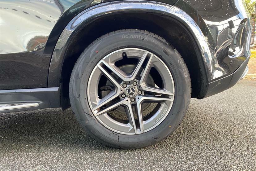 Mercedes-Benz GLE Class 300D 4Matic Amg Line Premium 9G-tronic Black #4
