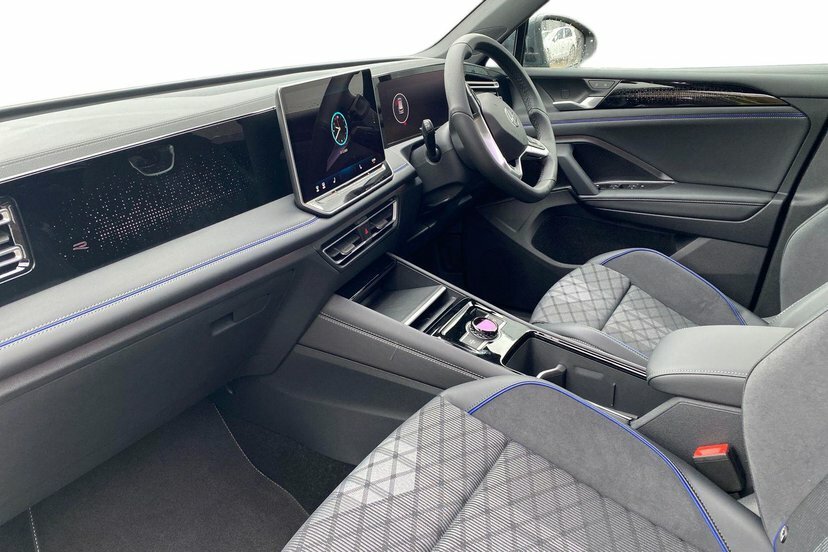 Volkswagen Tiguan 1.5 Etsi Mhev R-line Suv Hybrid Dsg 15 WG75TVD Grey #2