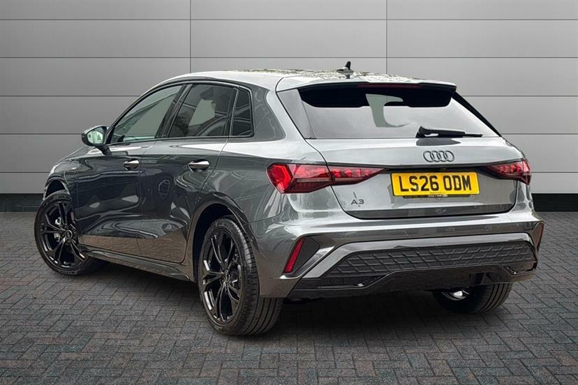 Audi A3 1.5 Tfsi E 204 Black Edition S Tronic Grey #3