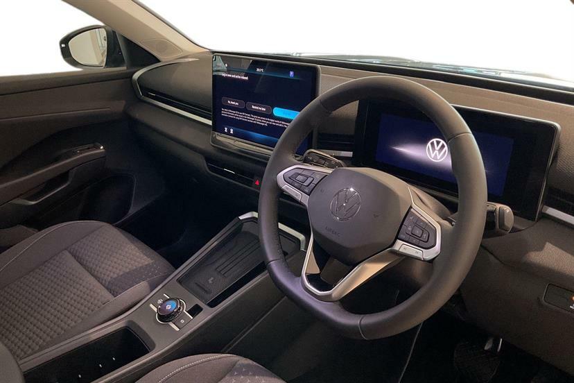 Volkswagen T-Roc 1.5 Etsi 150 Life Dsg Black #6