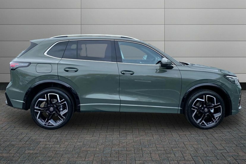 Volkswagen Tiguan 1.5 Etsi Mhev R-line Suv Hybrid Dsg 15 WN26VWX Green #4