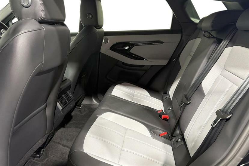 Land Rover Range Rover Evoque 2.0 D200 Dynamic Se Black #4