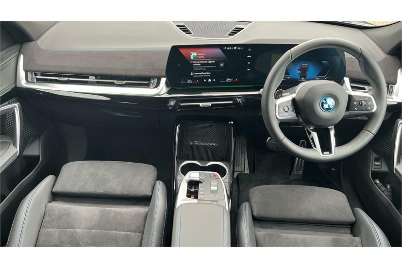 BMW iX2 150Kw Edrive20 M Sport 65Kwh Black #4