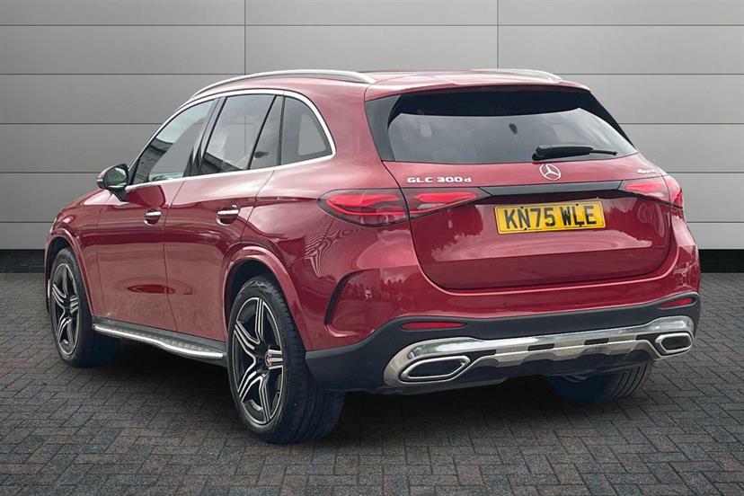 Mercedes-Benz GLC Class 300D 4Matic Amg Line Premium 9G-tronic KN75WLE Red #2