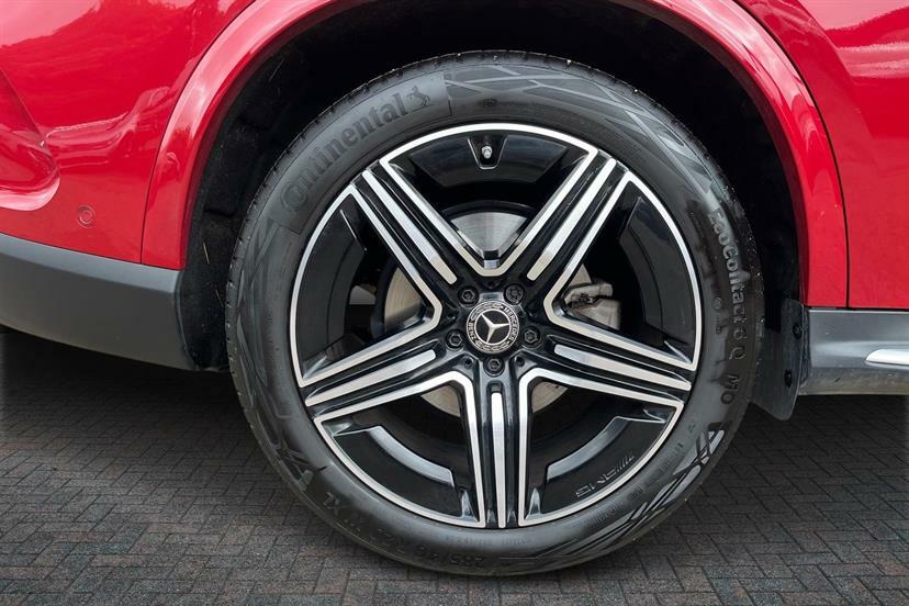 Mercedes-Benz GLC Class 300D 4Matic Amg Line Premium 9G-tronic KN75WLE Red #4