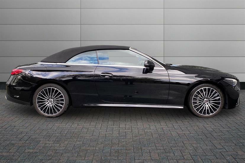 Mercedes-Benz CLE Class 300 4Matic Amg Line Premium 9G-tronic Black #3