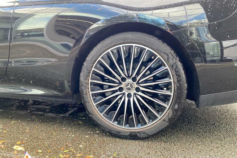 Mercedes-Benz CLE Class 300 4Matic Amg Line Premium 9G-tronic Black #4