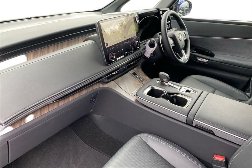 Lexus LM 350H 2.5 Takumi E-cvt 4 Seat Black #2