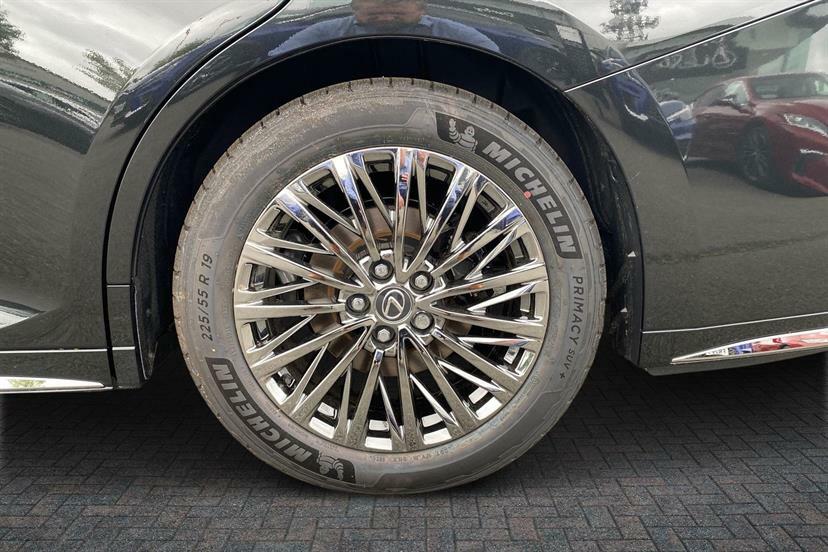 Lexus LM 350H 2.5 Takumi E-cvt 4 Seat Black #6