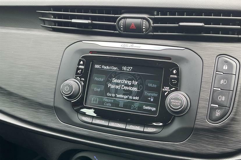 Alfa Romeo Giulietta 2.0 Jtdm-2 Speciale White #19