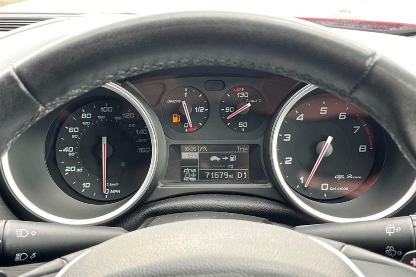Alfa Romeo Giulietta 2.0 Jtdm-2 Speciale White #16