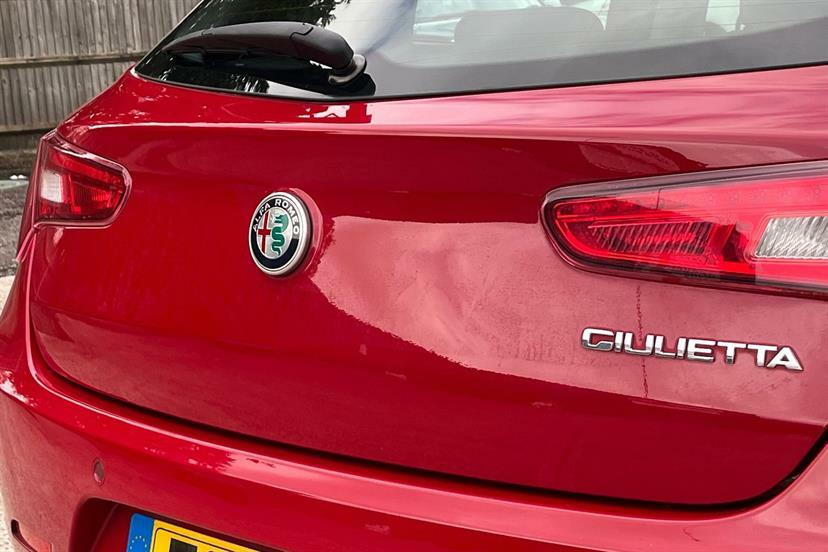 Alfa Romeo Giulietta 2.0 Jtdm-2 Speciale White #26