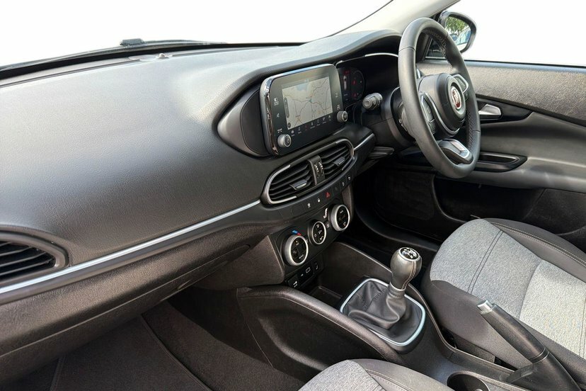 Fiat Tipo 1.0 Cross Hatchback 100 Bhp Grey #2