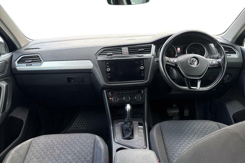 Volkswagen Tiguan 2.0 Tdi 150 Se Nav Dsg Black #4