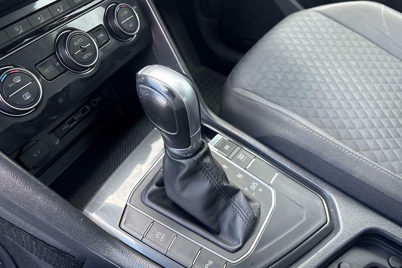 Volkswagen Tiguan 2.0 Tdi 150 Se Nav Dsg Black #6