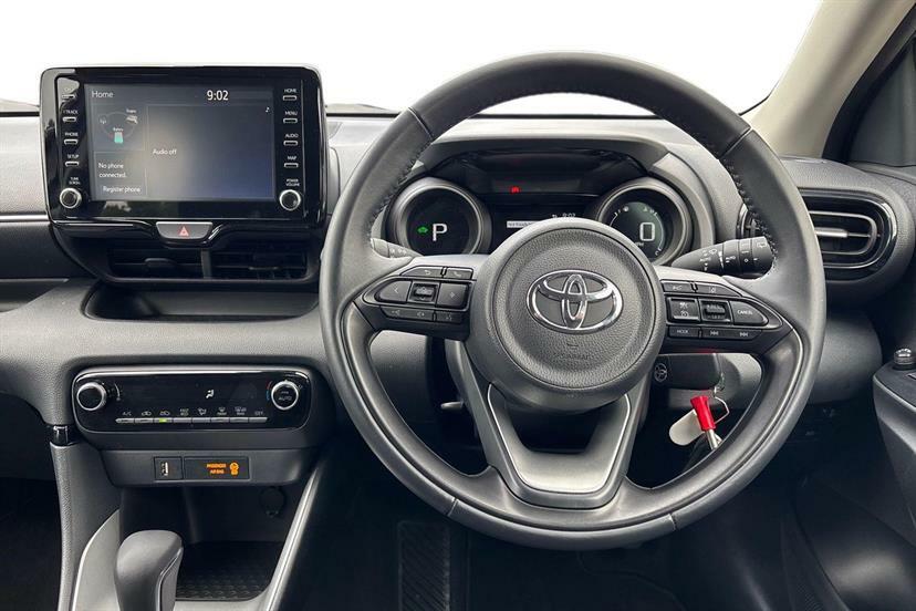 Toyota Yaris 1.5 Hybrid Design Cvt White #6