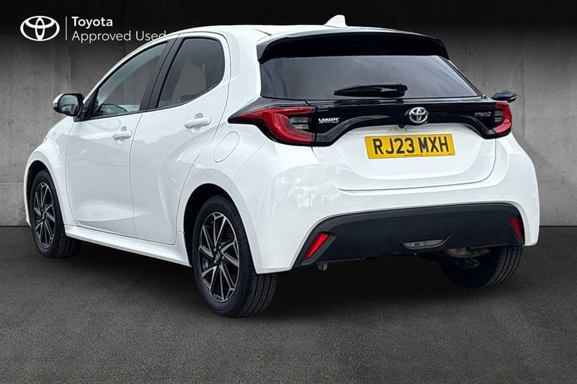 Toyota Yaris 1.5 Hybrid Design Cvt White #4