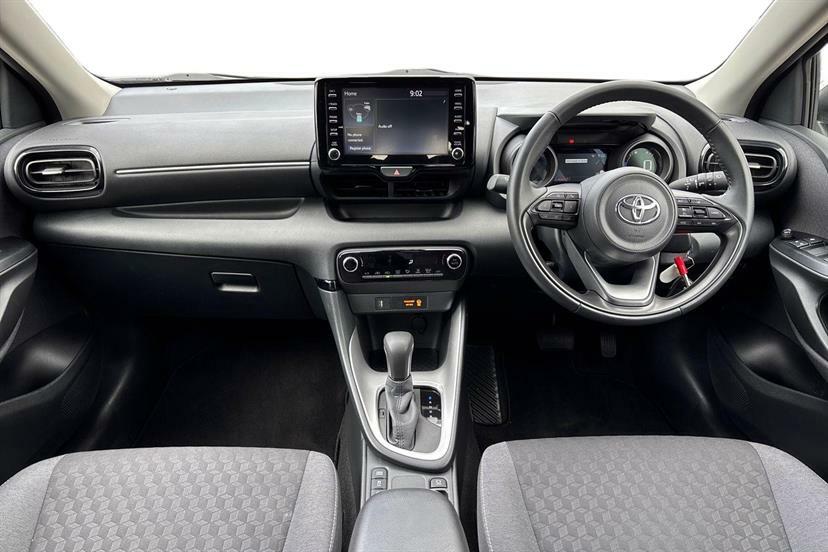Toyota Yaris 1.5 Hybrid Design Cvt White #5