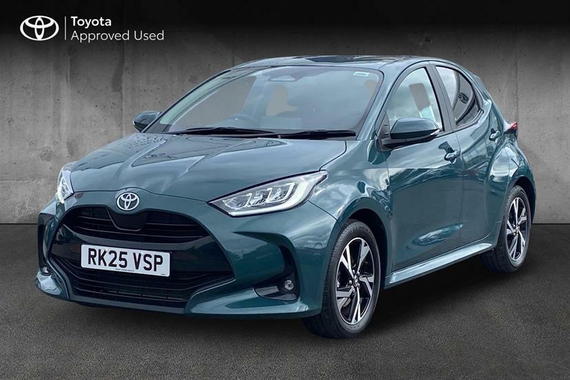 Toyota Yaris 1.5 Hybrid Design Cvt Green #3