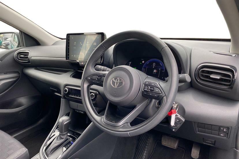 Toyota Yaris 1.5 Hybrid Design Cvt Green #5