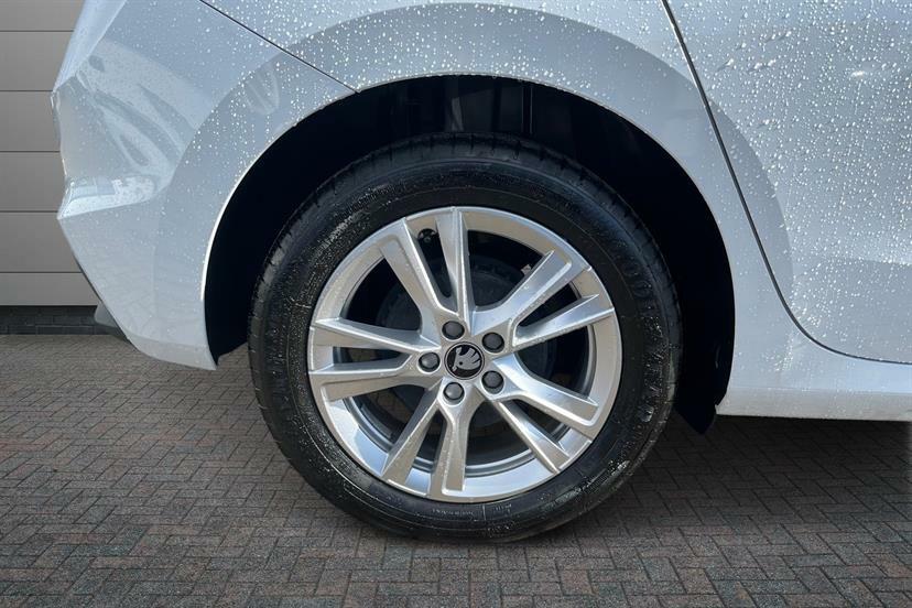 Skoda Fabia 1.0 Tsi 116 Se L Edition Dsg White #5