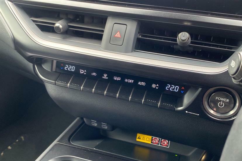 Lexus UX Suv 300E 54.3Kwh 202272 White #20