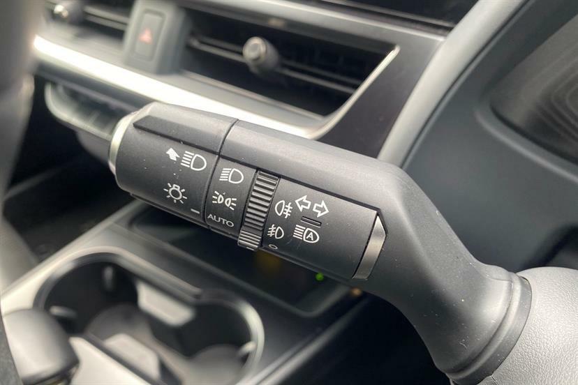 Lexus UX Suv 300E 54.3Kwh 202272 White #27