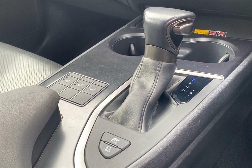 Lexus UX Suv 300E 54.3Kwh 202272 White #19
