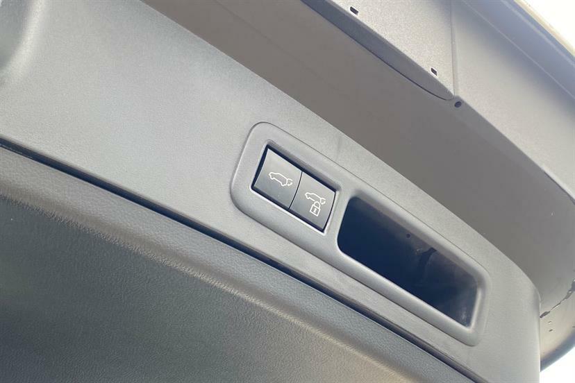 Lexus UX Suv 300E 54.3Kwh 202272 White #15