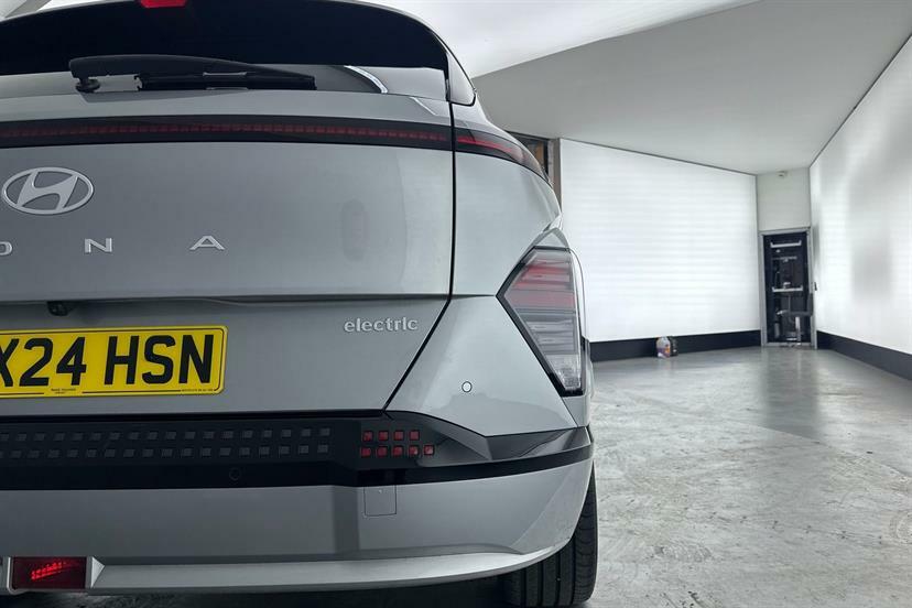 Hyundai Kona 160Kw Advance 65Kwh Red #11