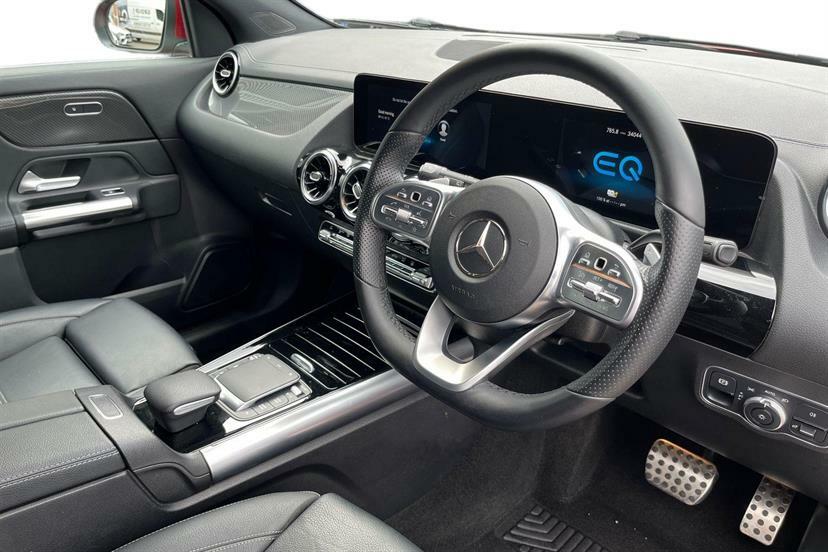 Mercedes-Benz GLA Class 250E Exclusive Edition Red #4