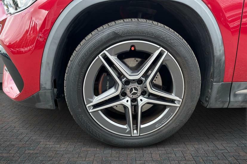 Mercedes-Benz GLA Class 250E Exclusive Edition Red #3