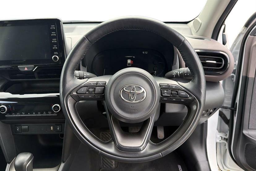 Toyota Yaris Cross 1.5 Hybrid Excel Cvt White #6