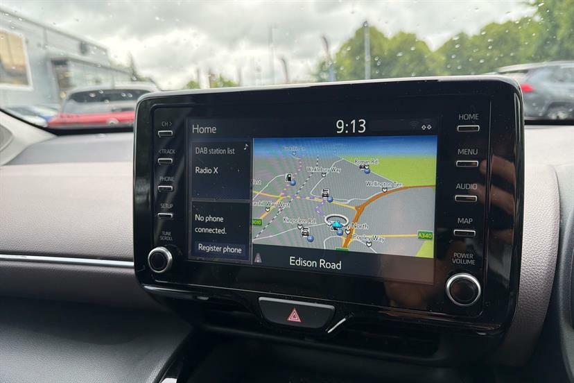 Toyota Yaris Cross 1.5 Hybrid Excel Cvt White #5