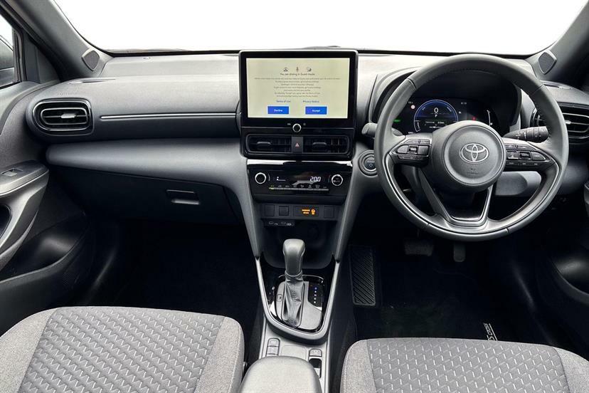 Toyota Yaris Cross 1.5 Hybrid Design Cvt Grey #4