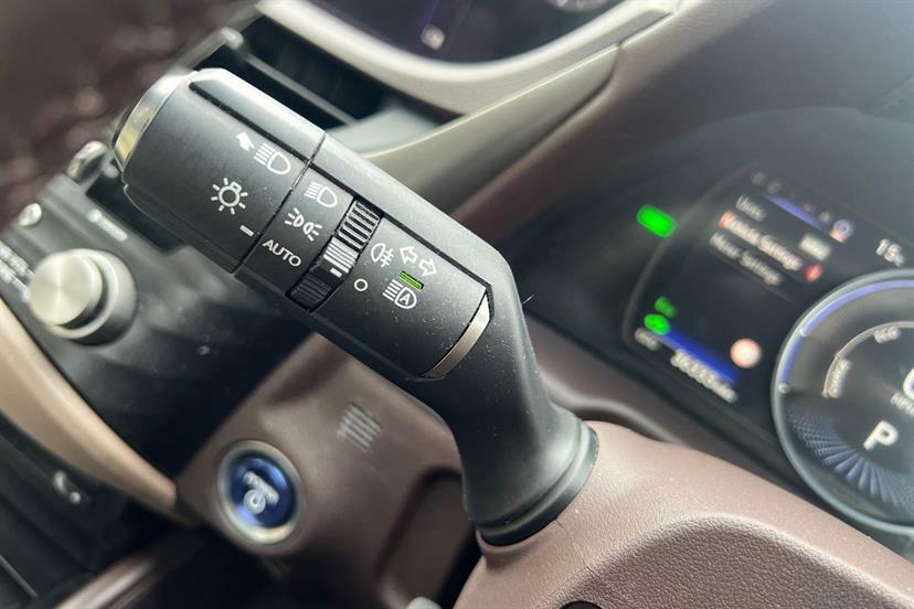 Lexus ES 300H 2.5 Cvt Premium Edition  #14