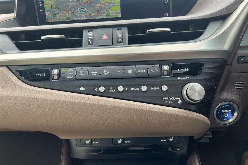 Lexus ES 300H 2.5 Cvt Premium Edition  #17
