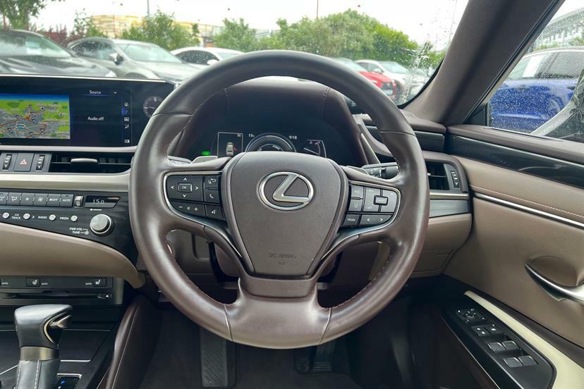 Lexus ES 300H 2.5 Cvt Premium Edition  #23
