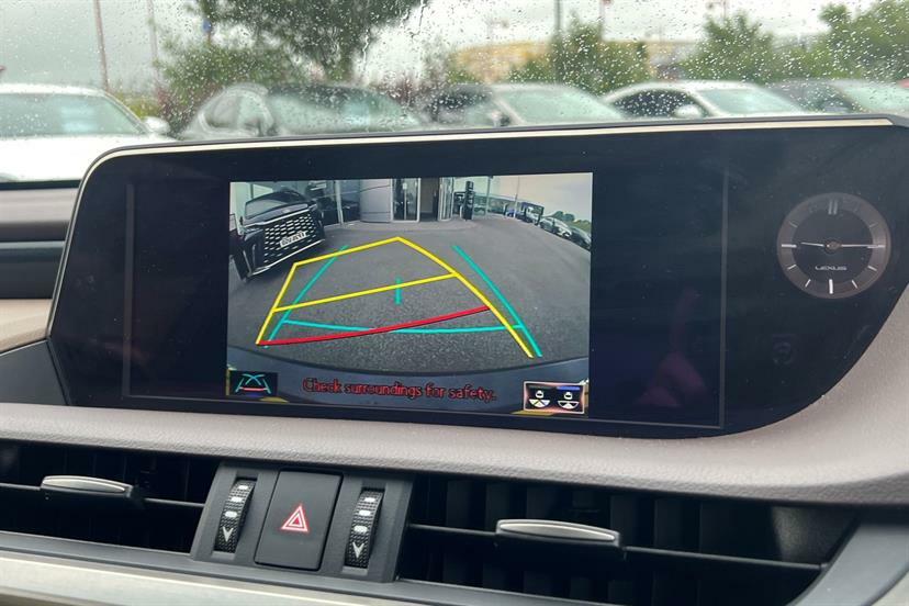 Lexus ES 300H 2.5 Cvt Premium Edition  #11