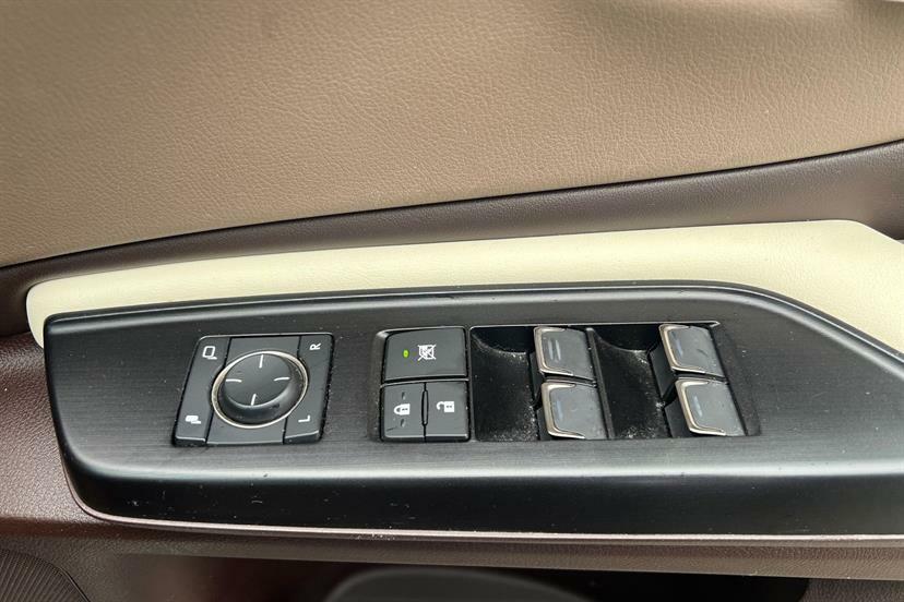 Lexus ES 300H 2.5 Cvt Premium Edition  #18