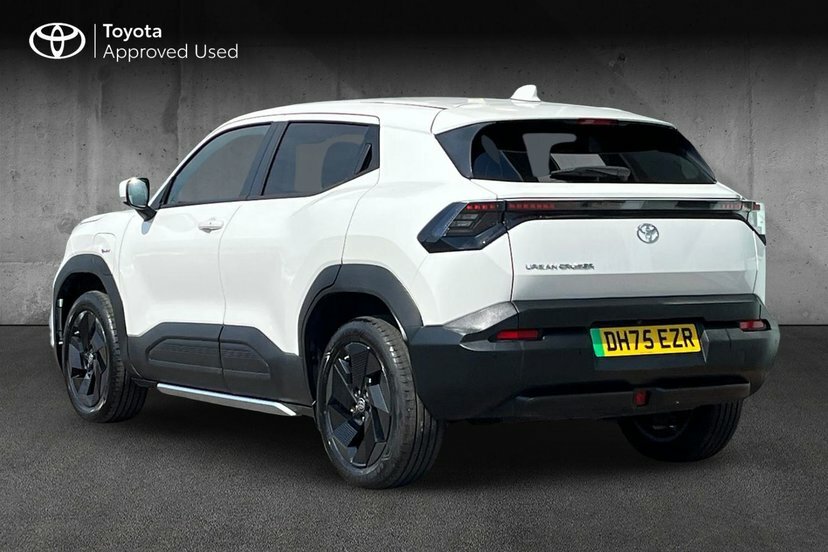 Toyota Urban Cruiser 61Kwh Design Suv 174 Ps Green #3