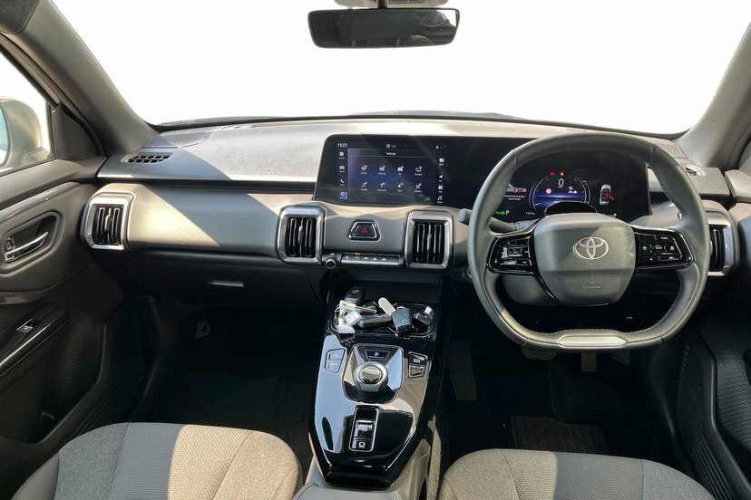 Toyota Urban Cruiser 61Kwh Design Suv 174 Ps Green #6