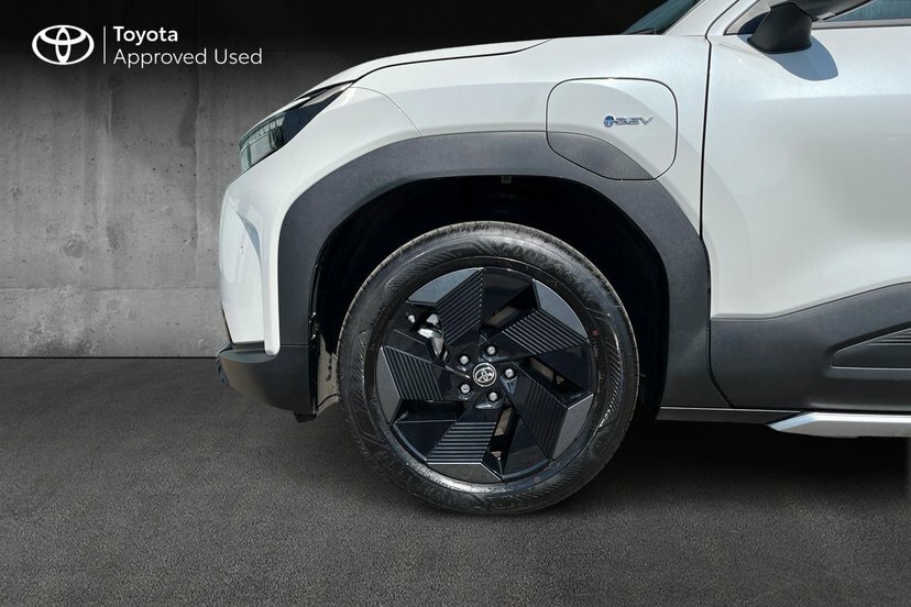Toyota Urban Cruiser 61Kwh Design Suv 174 Ps Green #5