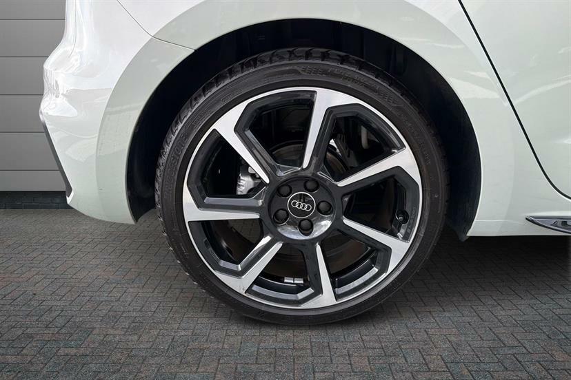Audi A1 35 Tfsi Black Edition S Tronic Tech Pack Silver #5