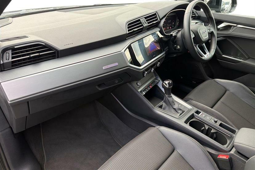 Audi Q3 35 Tfsi S Line S Tronic Black #2