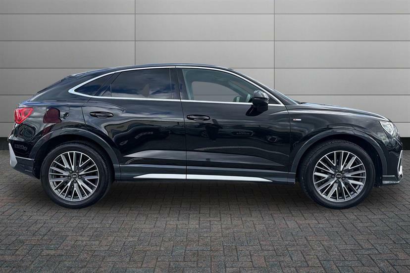 Audi Q3 35 Tfsi S Line S Tronic Black #4